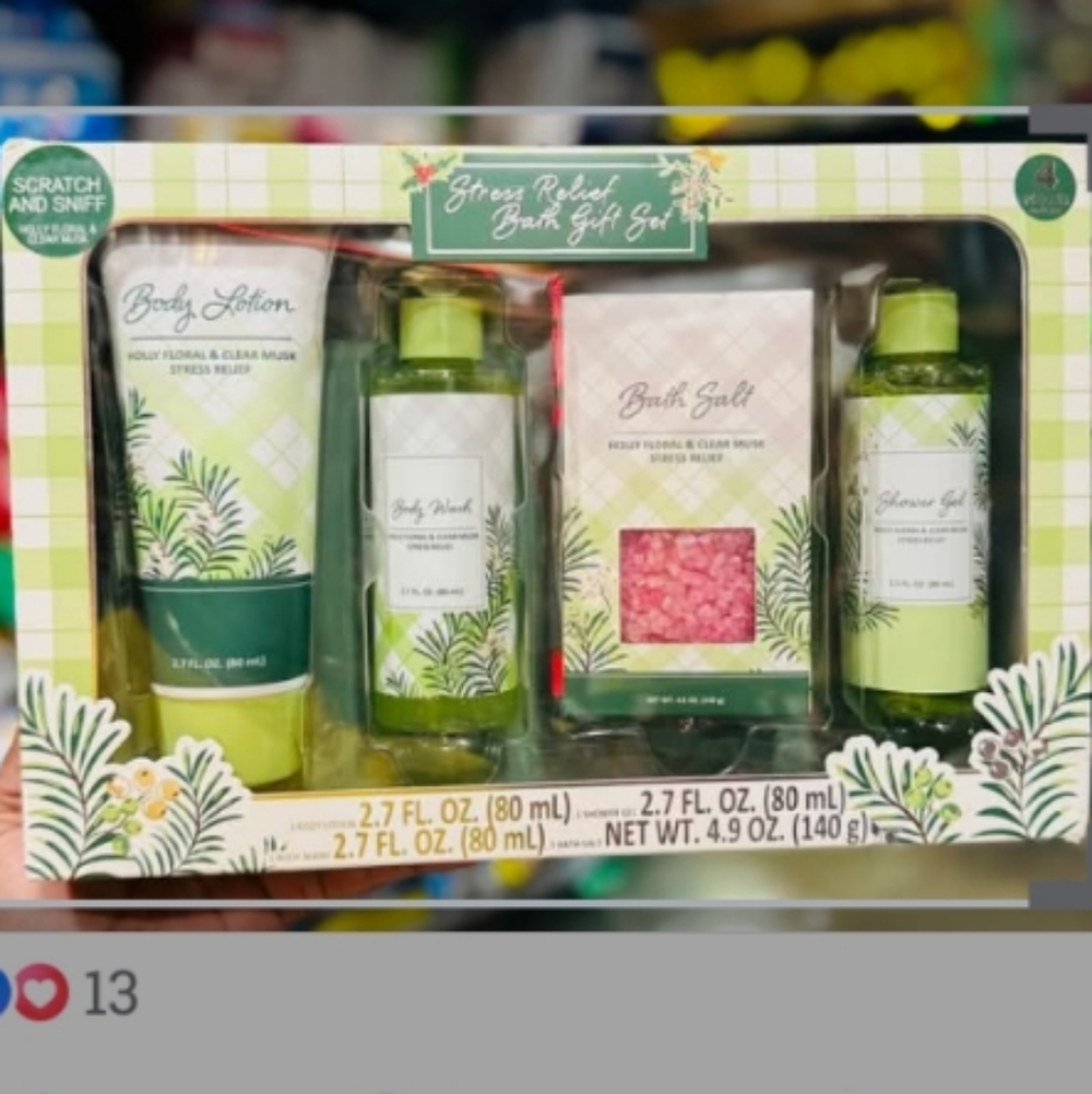 STRESS RELIEF FOUR PIECE GIFT SET HOLLY FLORAL AND CLEAR MUSK. BODY LOTION/WASH